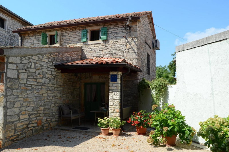 Apartment Duerose, Buje, Croatia