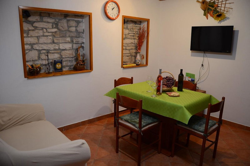 Apartment Duerose, Buje, Croatia