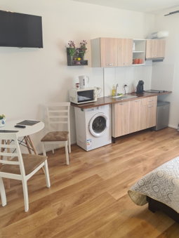 Luca's studio 2 ,Close to Therme Bucharest, Airport Otopeni, Baloteşti, Romania