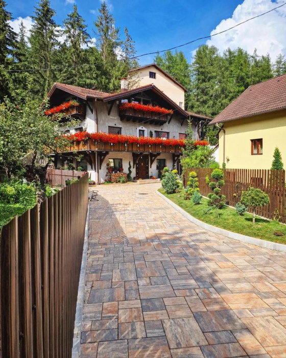 Amor Tirol Bușteni, Buşteni, Romania