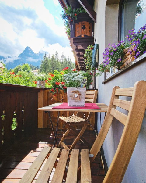 Amor Tirol Bușteni, Buşteni, Romania