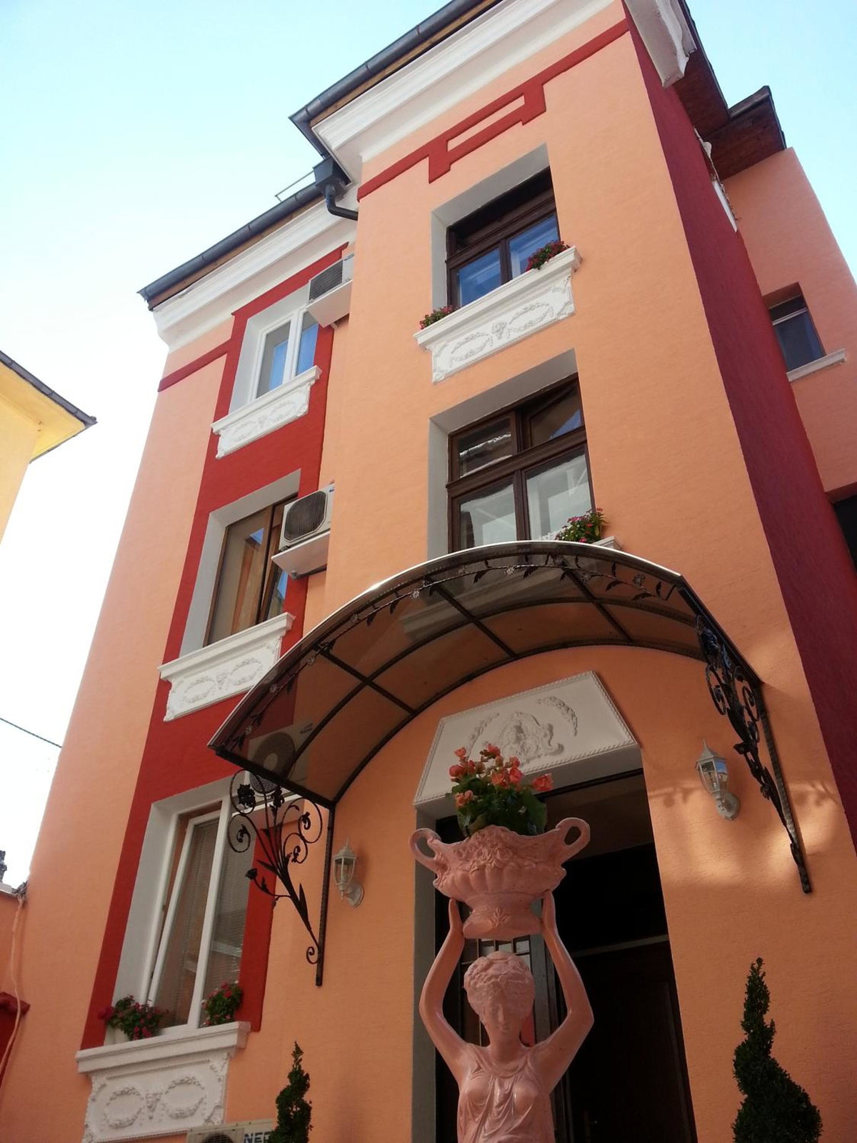 Orange Flower Apartments, Bulgaria