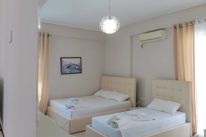 Hotel Sunrays, Sarandë, Albania