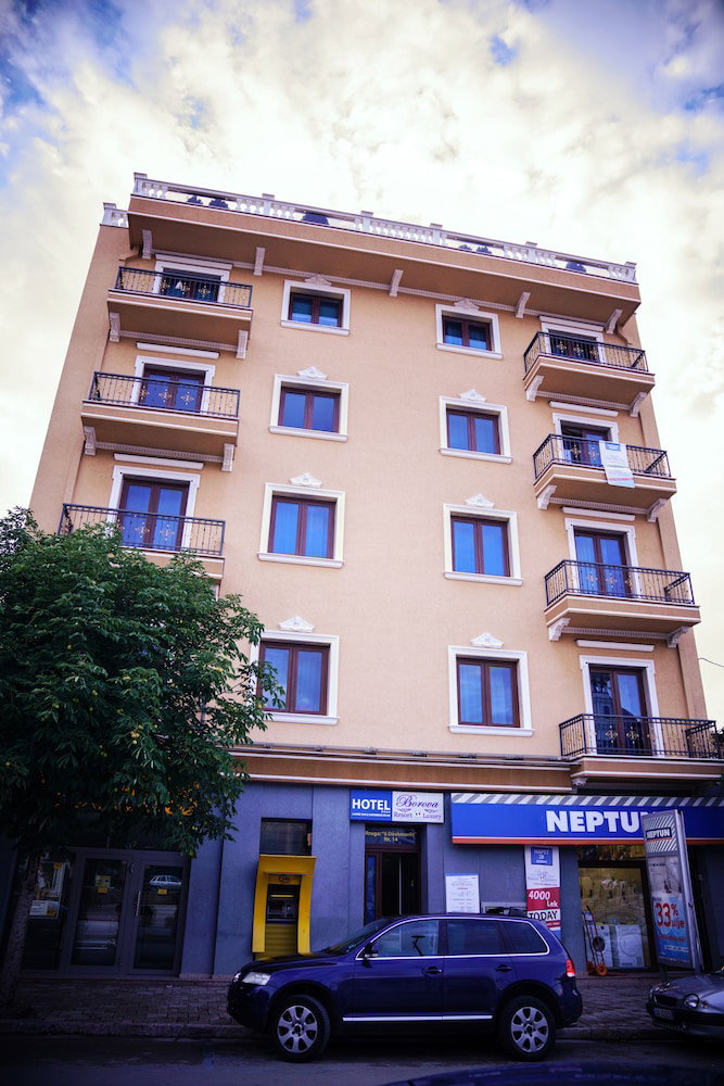 Hotel Borova, Albania