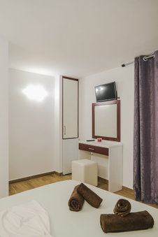 Foris Rooms, Himarë, Albania