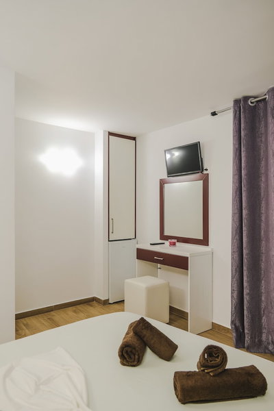 Foris Rooms, Himarë, Albania