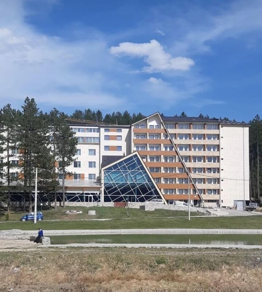 Hotel Borovi Sjenica, Serbia