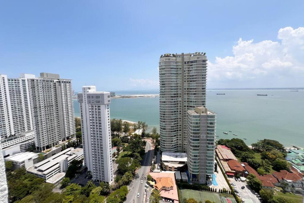 Oceanfront Charm 2BR GurneyDrive#SeaviewGeorgetown, Malaysia