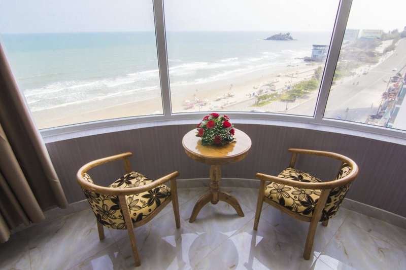 ONE SEASON BOUTIQUE HOTEL Vung Tau - BEACHFRONT, Vung Tau, Vietnam