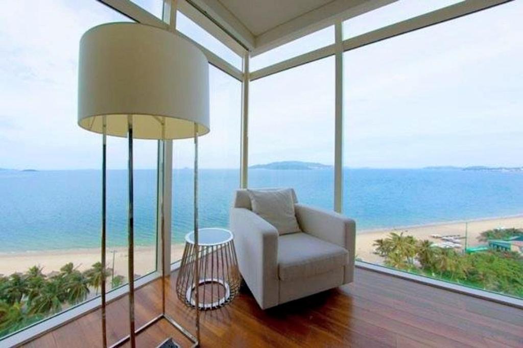 Luxury Seaview Apartments managed by Anh, Vietnam