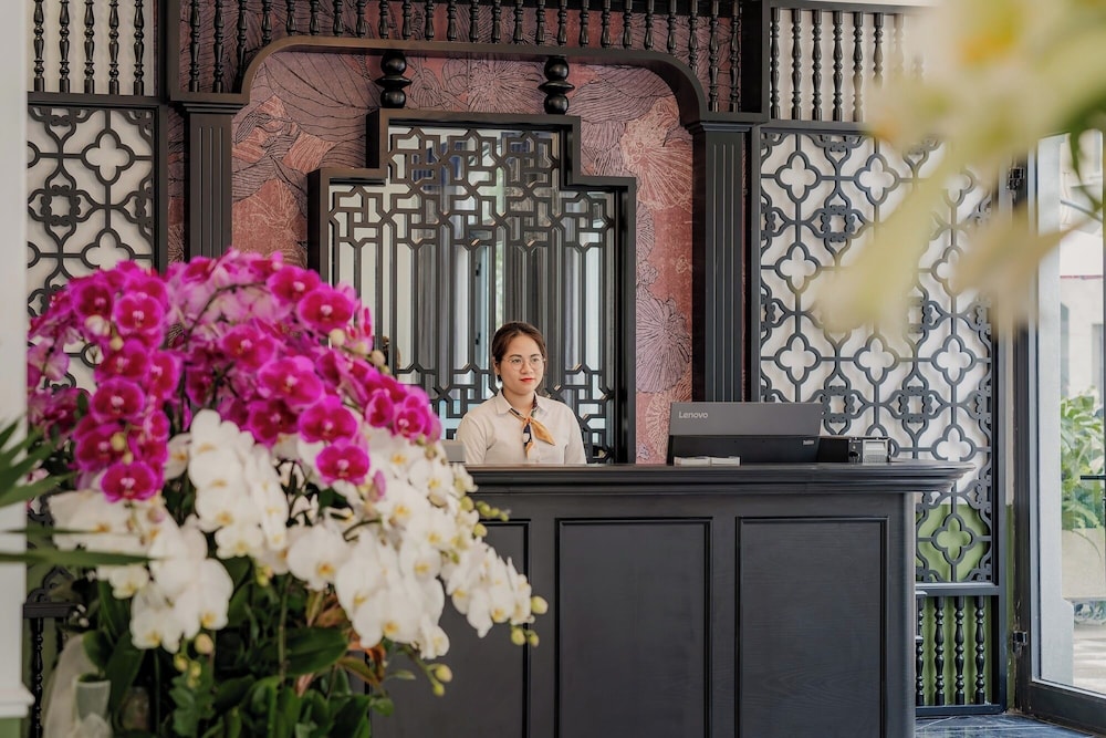 Elegant Boutique Hotel Ha Long, Vietnam