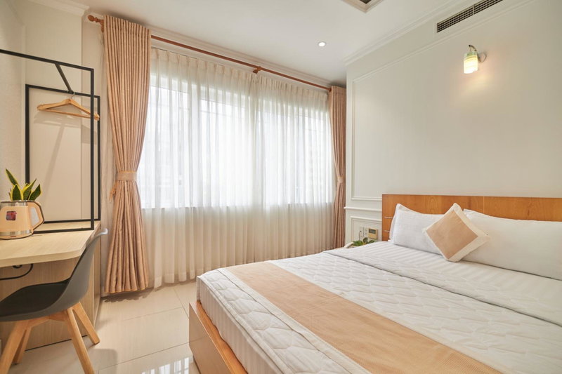 Bin Bin 10 - Mimosa Hotel Near Tan Son Nhat Airport, Ho Chi Minh City, Vietnam