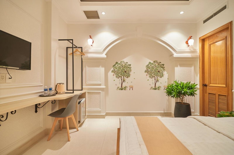 Bin Bin 10 - Mimosa Hotel Near Tan Son Nhat Airport, Ho Chi Minh City, Vietnam