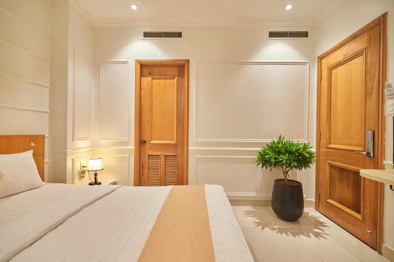 Bin Bin 10 - Mimosa Hotel Near Tan Son Nhat Airport, Ho Chi Minh City, Vietnam