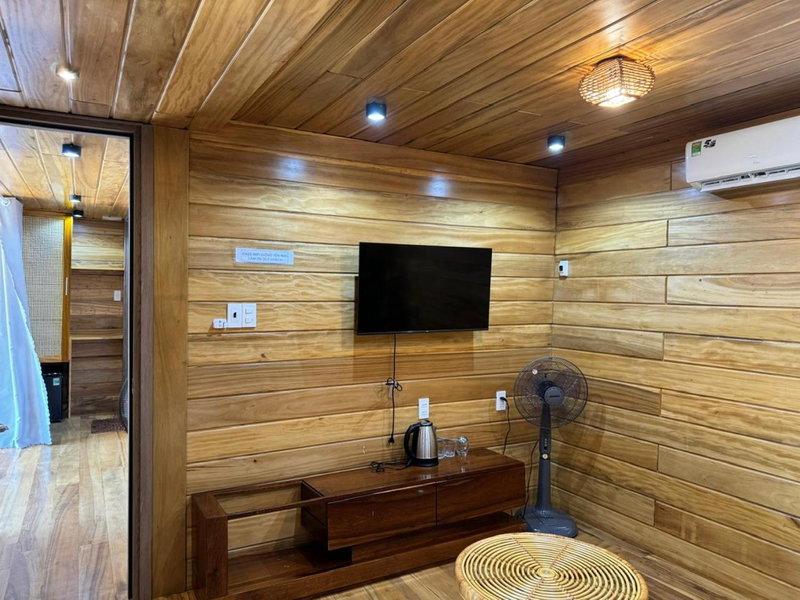 Homestay Phú Yên - Tuy Hòa - Long Thủy Song Ngư House, Tuy Hoa, Vietnam