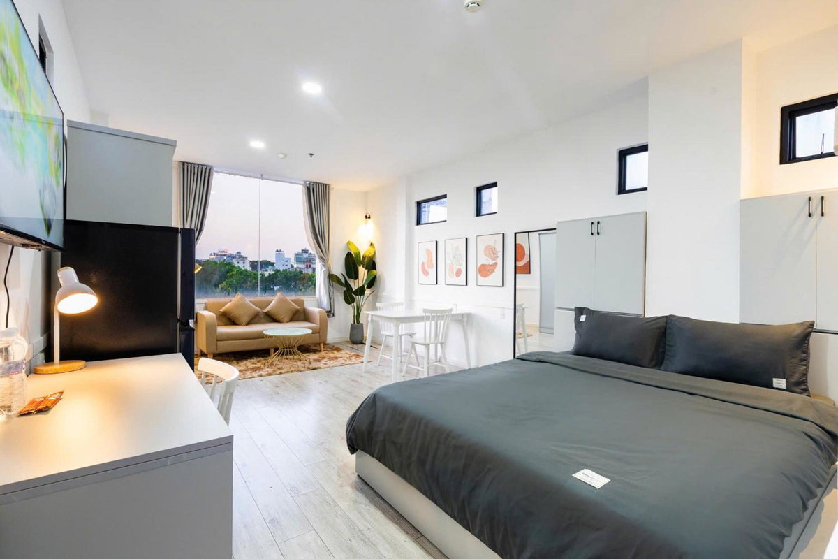 Hotel · Home Away Dang Thi Nhu, Ho Chi Minh City