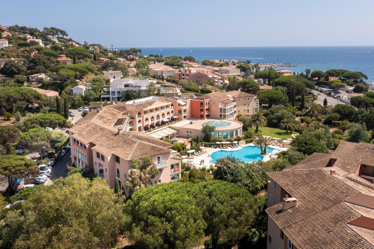 Hotel · Résidence Pierre & Vacances Premium Les Calanques des Issambres, Les Issambres