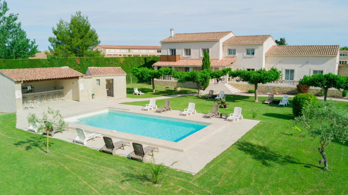 Hotel · Le Saint Victor, Pernes-les-Fontaines