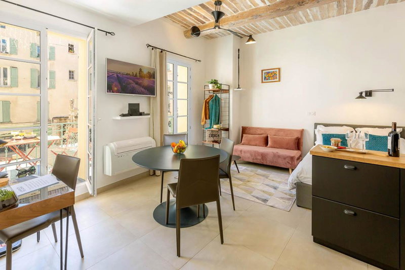 Provence Au Coeur Appart Hotels, Forcalquier, France