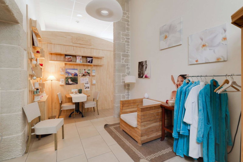 Brit Hotel Alghotel, Cancale, France