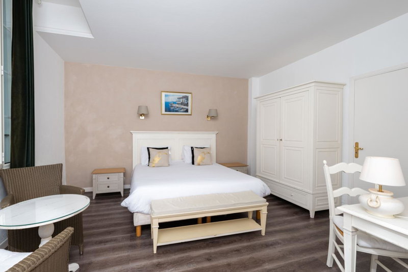 Hôtel Beau Site - Cap d'Antibes, Antibes, France