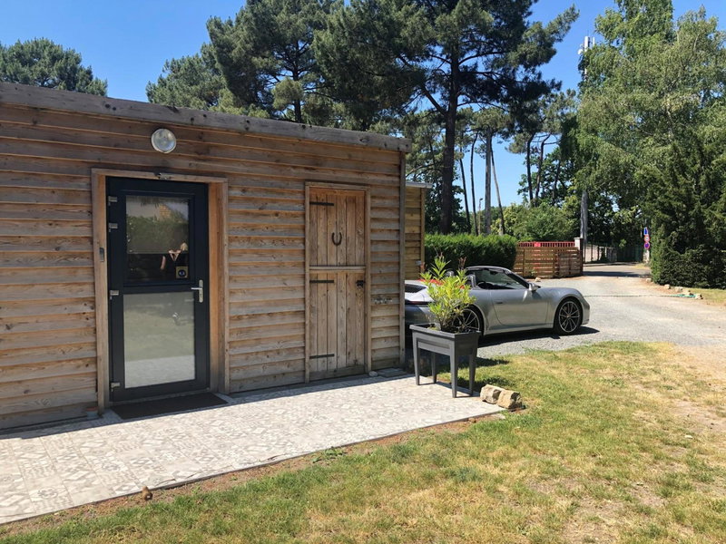 Cabane du Circuit, Le Mans, France