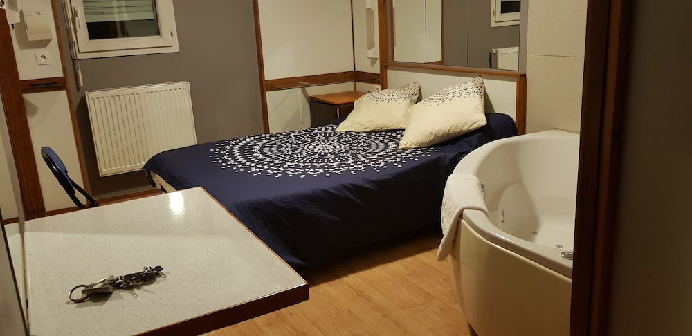 Hotel · Hotel Eco Logis Bellevue Pyrénées, Semeac