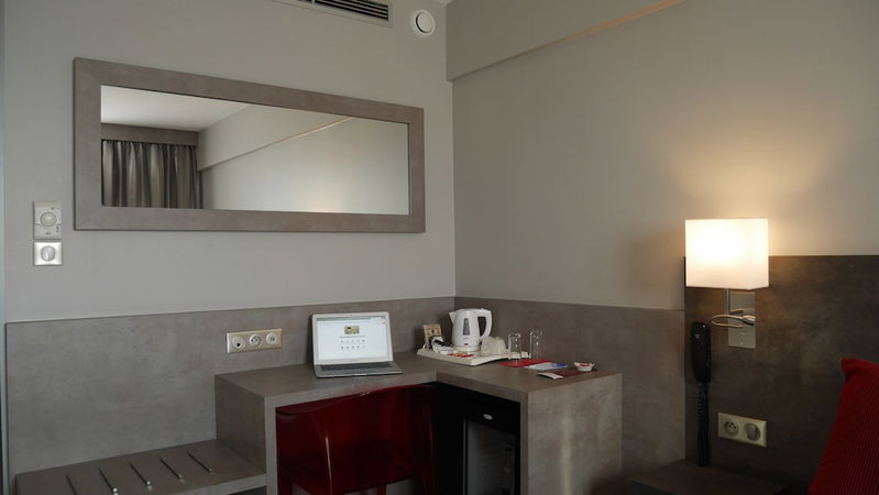 Hôtel L'Hotan, Portet-sur-Garonne, France