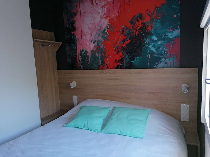 KYRIAD DIRECT ORLEANS - Olivet - La Source, Olivet, France