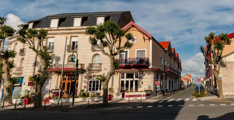 LOGIS Hotel Majestic Chatelaillon Plage - La Rochelle, Châtelaillon-Plage, France