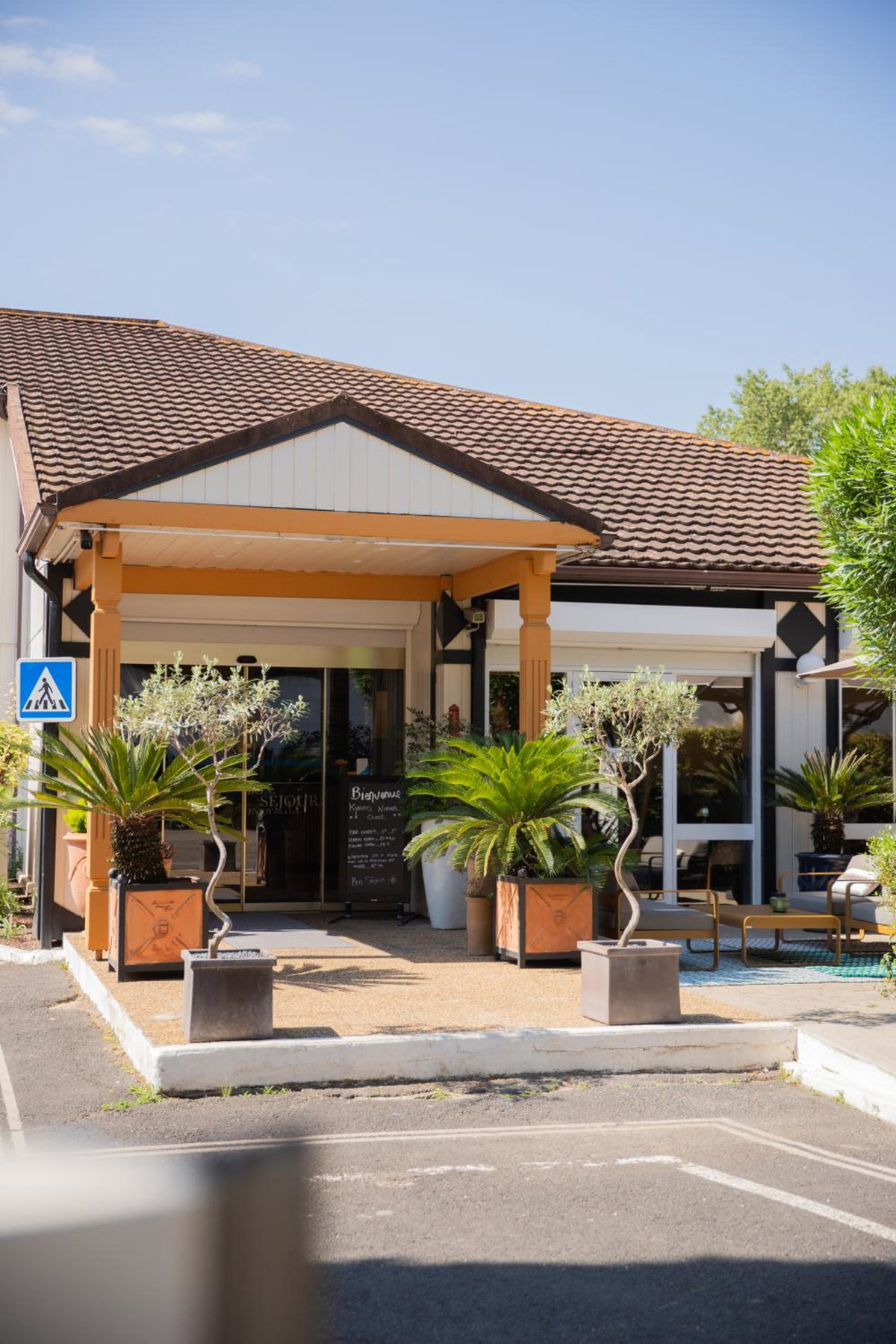 Brit Hotel Confort Nîmes Ouest - A9 sortie 25, Francia