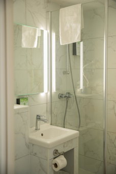 Brit Hotel Confort Nîmes Ouest - A9 sortie 25, Nîmes, France