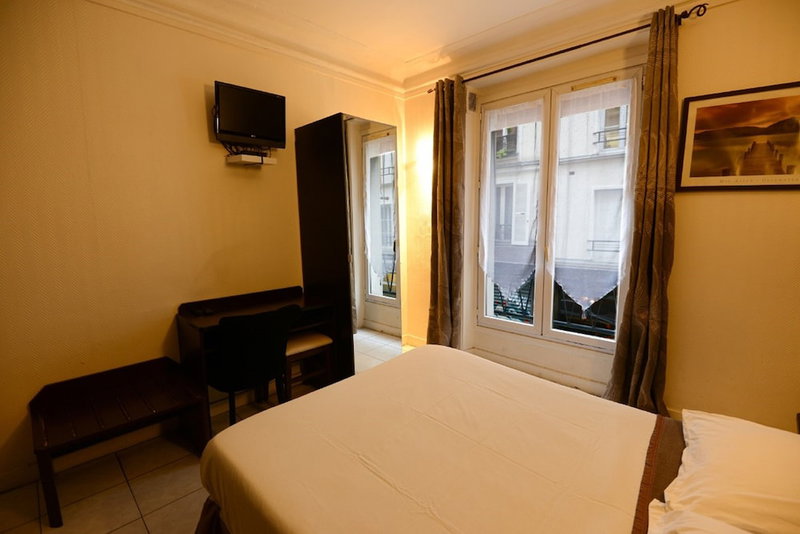 Hôtel du MontLouis, Paris, France