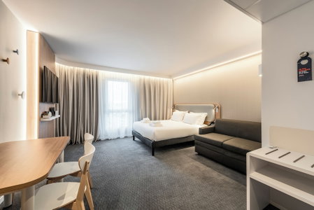 Holiday Inn Express and Suites Reims Rives De Vesle by IHG, Reims, France