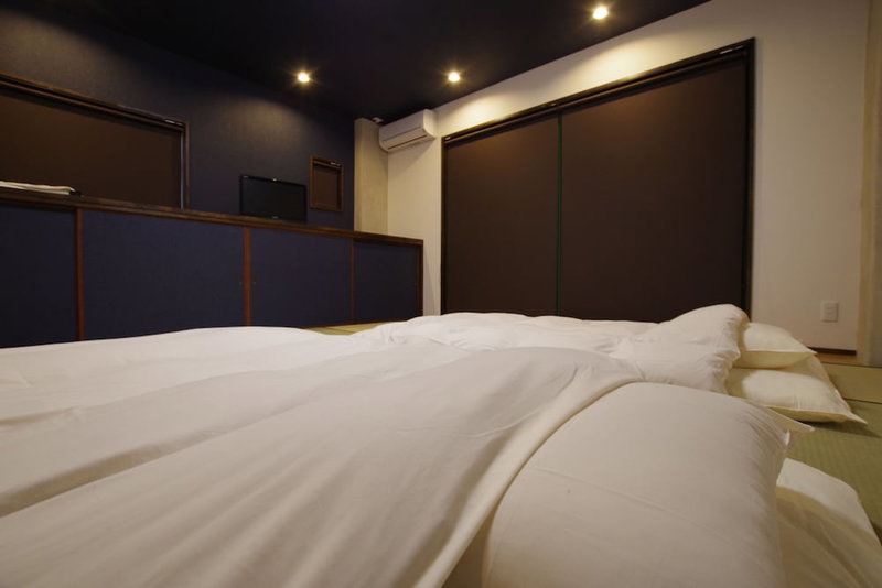 Cinnamon Guest House Dogo - Hostel, Matsuyama, Japan