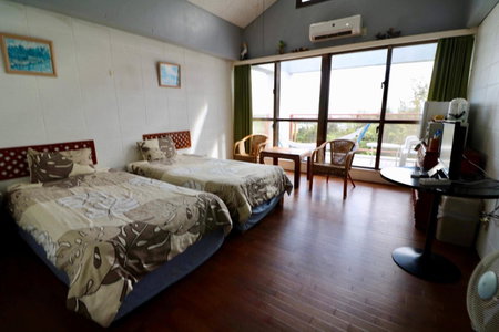 Surfside Bed & Breakfast, Onna, Japan