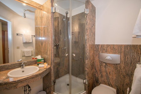 Hotel Garni am Markt - Businesshotel - Frühstücksbuffet - Fahrradabstellplatz - Hunde willkommen, Neustadt bei Coburg, Germany