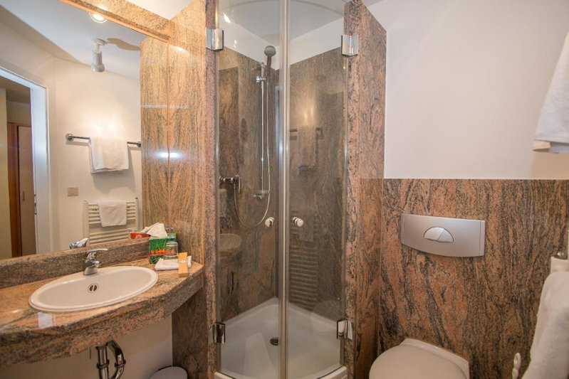 Hotel Garni am Markt - Businesshotel - Frühstücksbuffet - Fahrradabstellplatz - Hunde willkommen, Neustadt bei Coburg, Germany