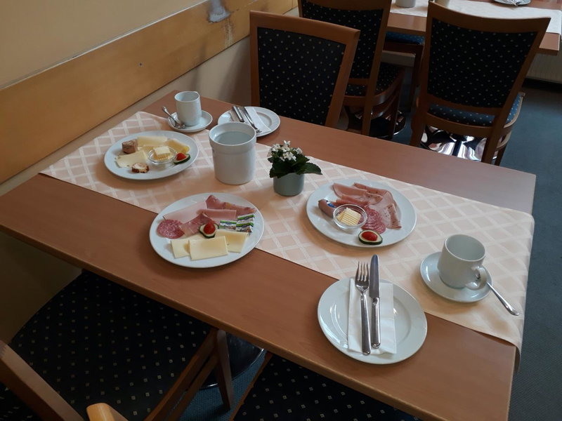 Hotel Garni am Markt - Businesshotel - Frühstücksbuffet - Fahrradabstellplatz - Hunde willkommen, Neustadt bei Coburg, Germany