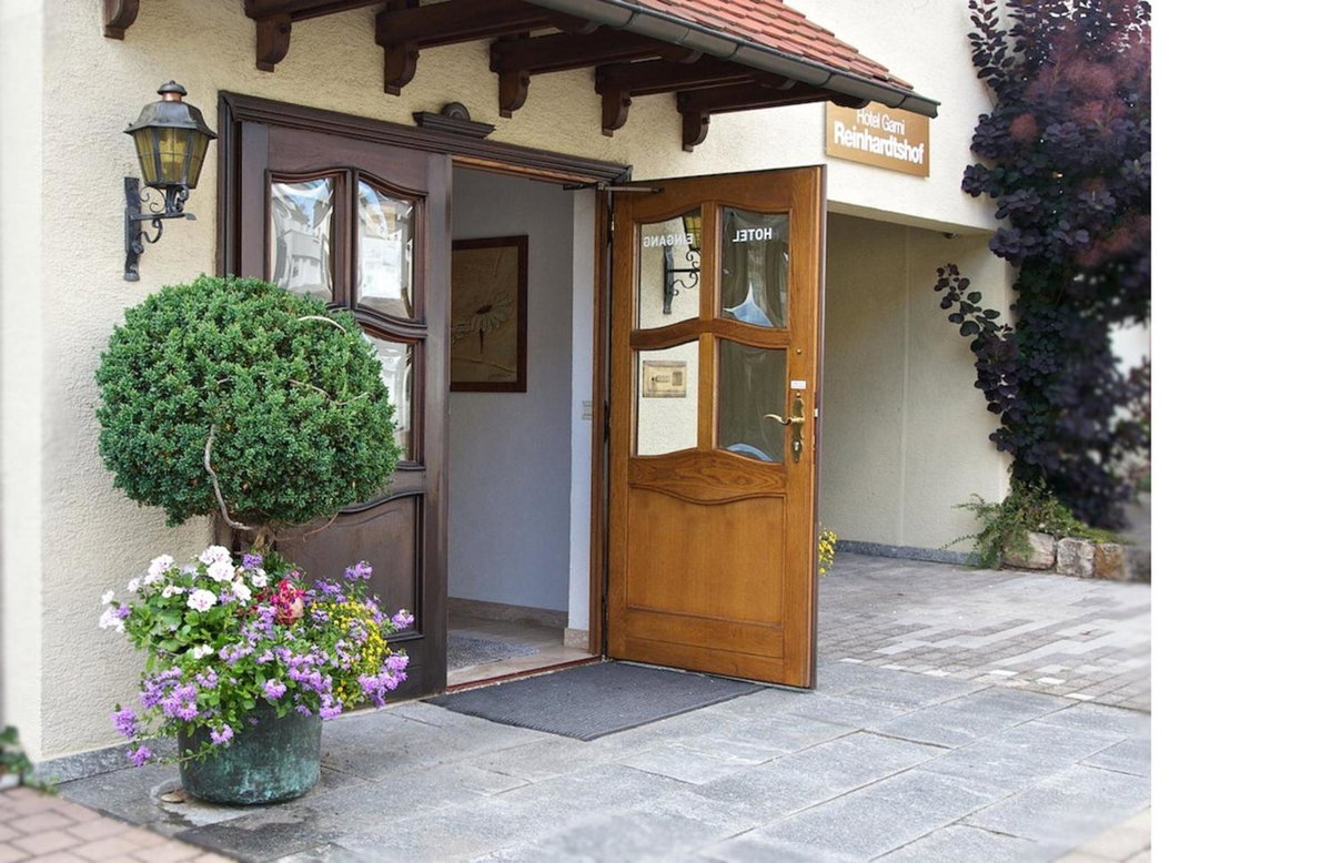 Hotel · Hotel Reinhardtshof Garni, Wolfschlugen