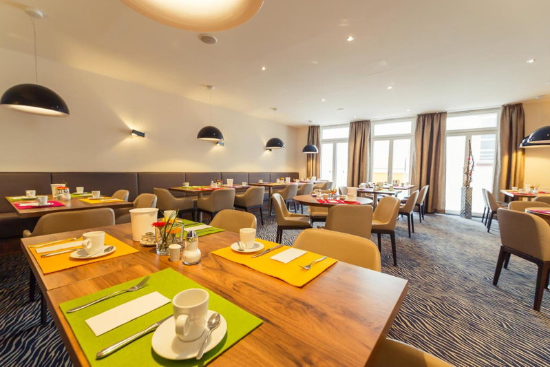 Altstadthotel Kneitinger, Abensberg, Abensberg, Germany