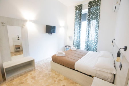 Hall inn B&B in Center, Naples, Italy