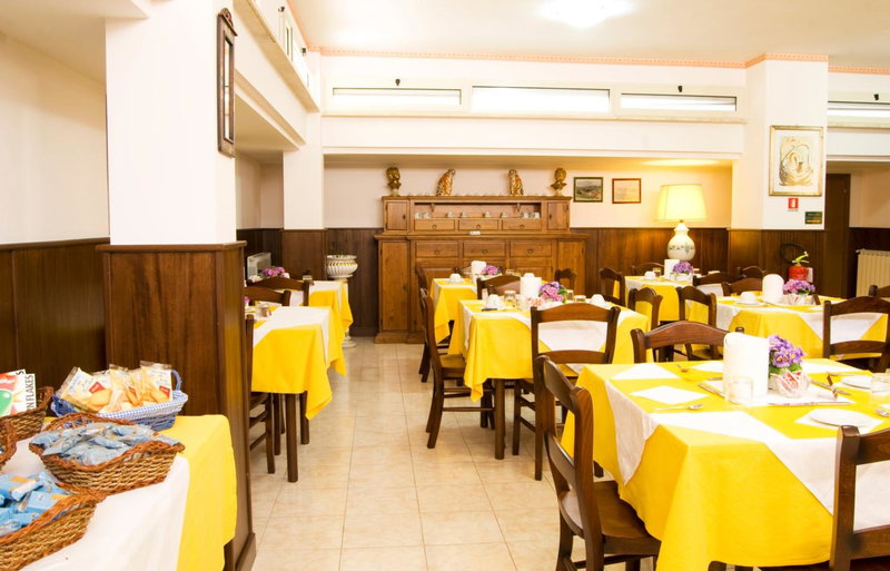 Hotel California, Ariccia, Italy