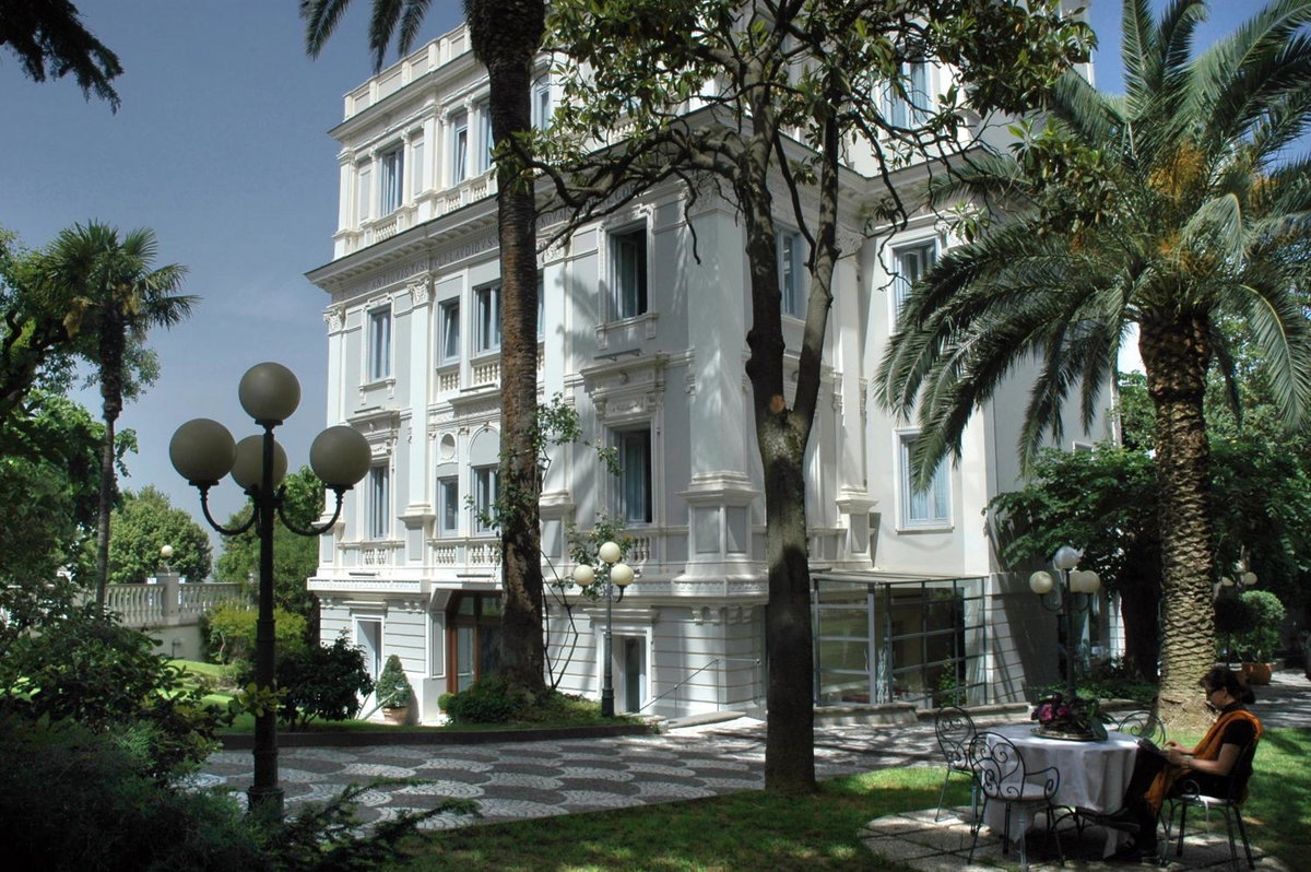 Hotel Flora, Italy