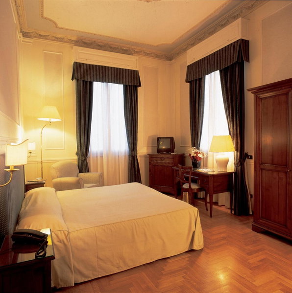 Hotel Flora, Frascati, Italy