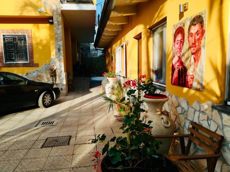 Beatrice Home, Pompei, Italy