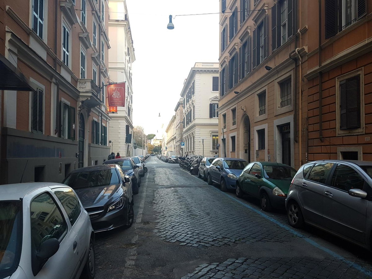 K Rooms, Italy