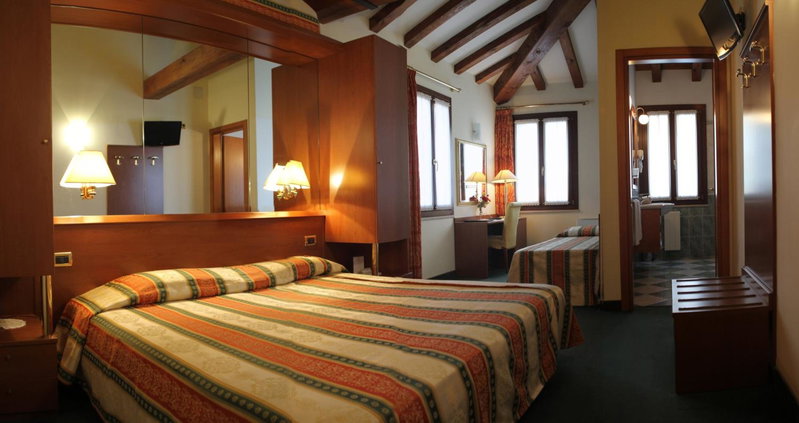Hotel Antico Moro, Zelarino, Italy