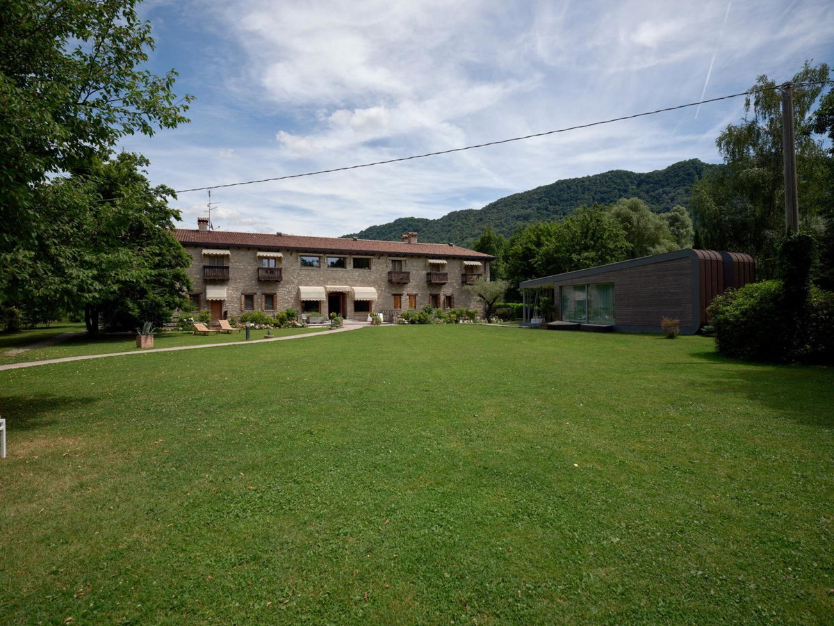 Hotel · Ai Cadelach Hotel Giulia, Revine Lago