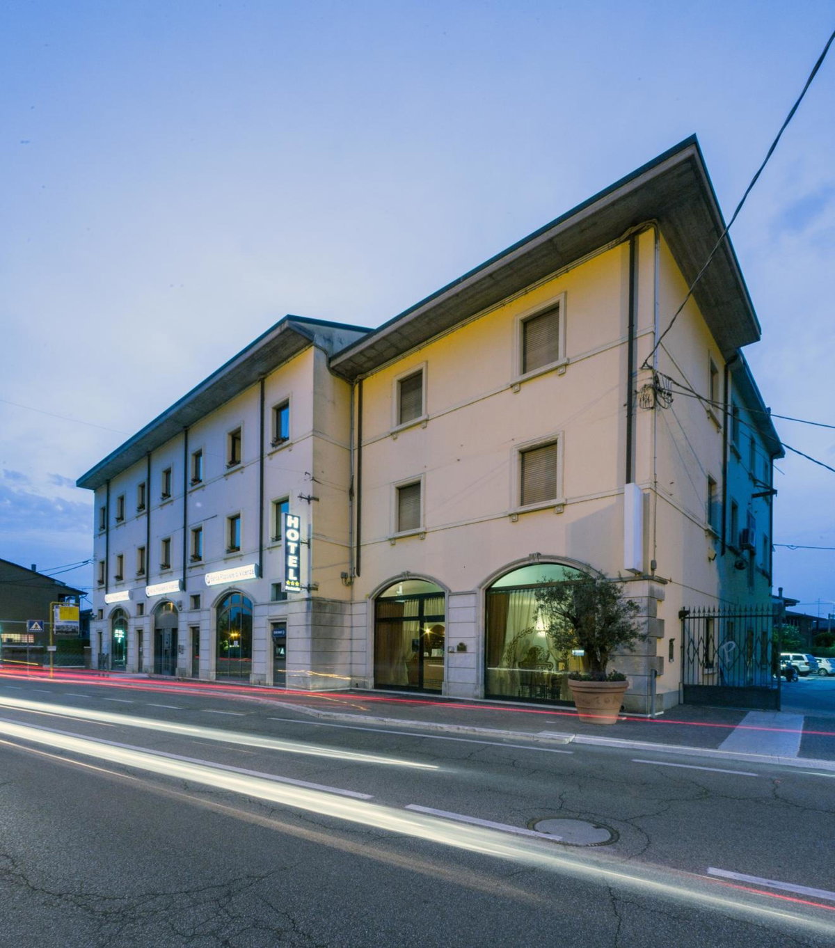 Hotel · Hotel Postumia, Dossobuono
